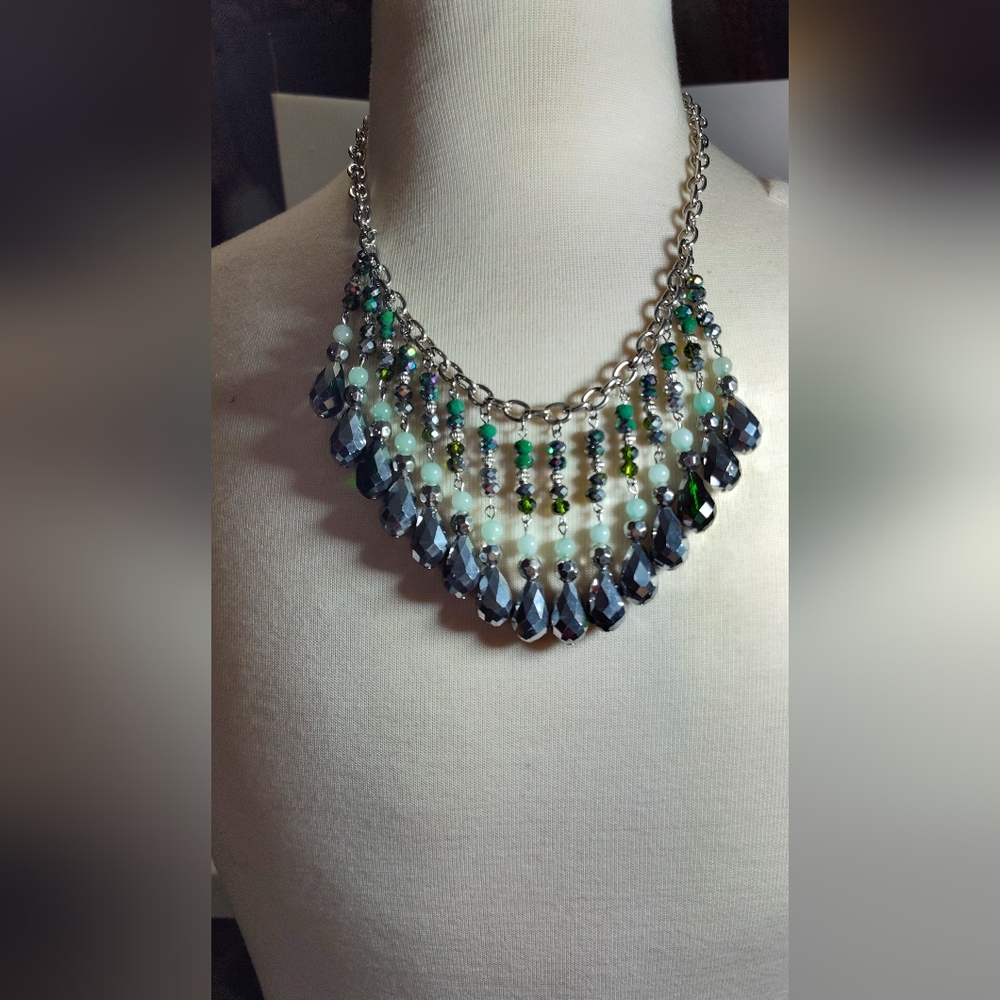 Bib Necklace Silver Tone and Green Beaded Tiers. Nwot